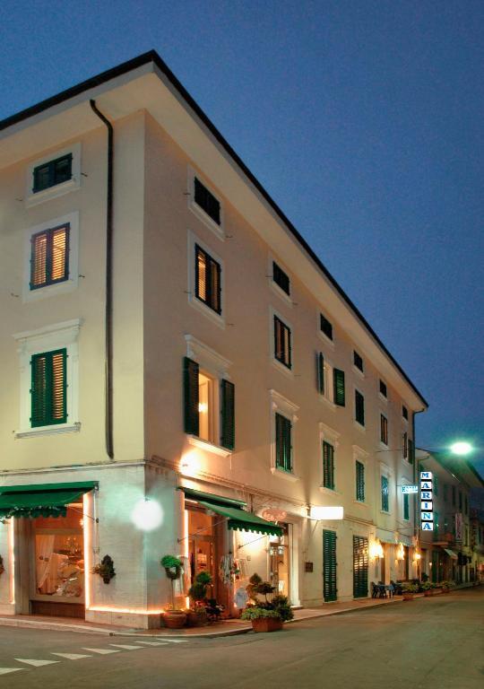 马里纳酒店 蒙特卡蒂尼泰尔梅 外观 照片